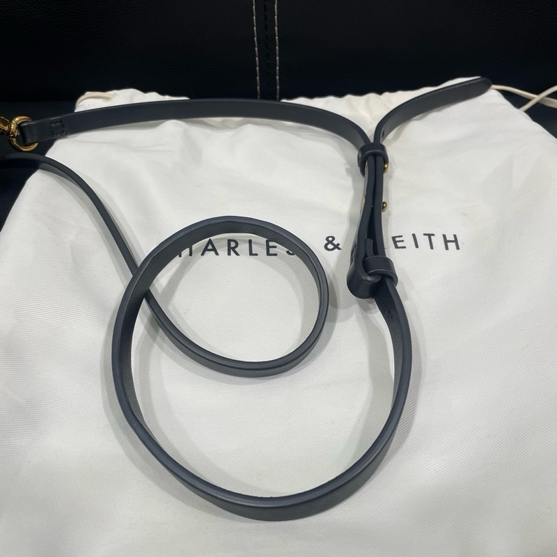CHARLES & KEITH /小CK LOGO細鏈小方包-黑色-4