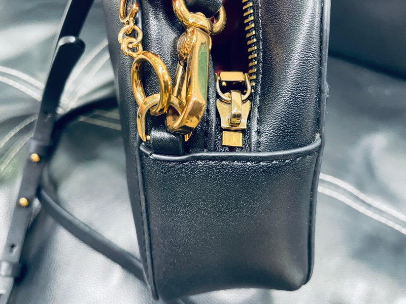 CHARLES & KEITH /小CK LOGO細鏈小方包-黑色-15