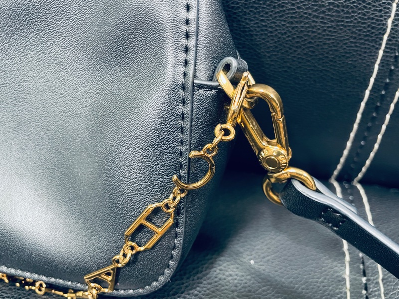 CHARLES & KEITH /小CK LOGO細鏈小方包-黑色-18