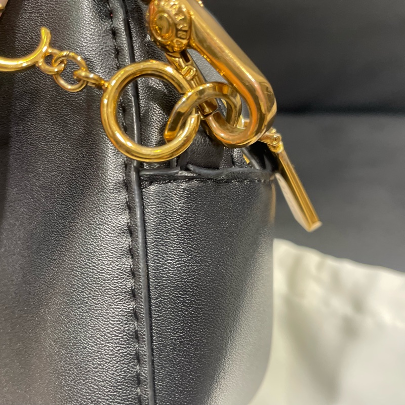 CHARLES & KEITH /小CK LOGO細鏈小方包-黑色-20