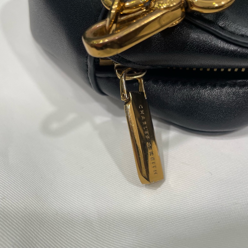 CHARLES & KEITH /小CK LOGO細鏈小方包-黑色-23