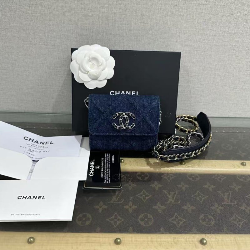 ✨CHANEL 19bag 斜背包11*8.5*3 98新 配件塵袋盒子保卡-0