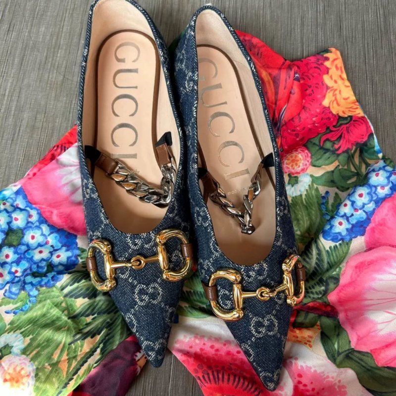 GUCCI 全新 馬鞍扣牛仔鍊條平底鞋 35號 不偏大 右鞋後跟有點膠水印 不影響穿 配件塵袋 原價3萬左右-0