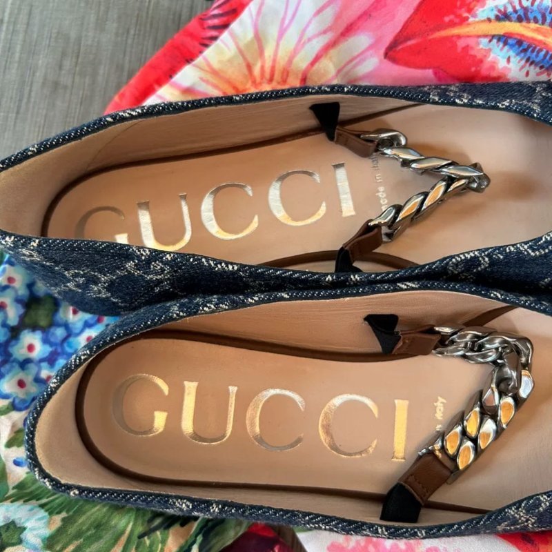 GUCCI 全新 馬鞍扣牛仔鍊條平底鞋 35號 不偏大 右鞋後跟有點膠水印 不影響穿 配件塵袋 原價3萬左右-3