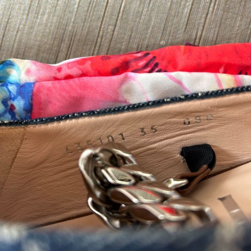 GUCCI 全新 馬鞍扣牛仔鍊條平底鞋 35號 不偏大 右鞋後跟有點膠水印 不影響穿 配件塵袋 原價3萬左右-4