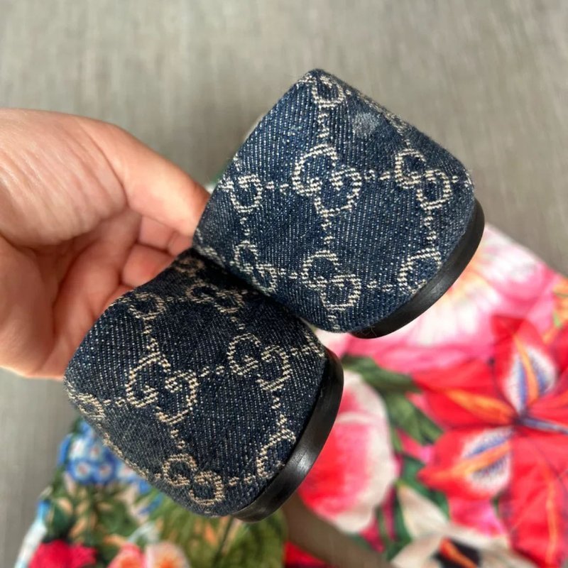 GUCCI 全新 馬鞍扣牛仔鍊條平底鞋 35號 不偏大 右鞋後跟有點膠水印 不影響穿 配件塵袋 原價3萬左右-5