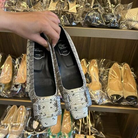 Roger Vivier 方扣 36.5 僅試穿 稀有蛇紋不容易撞款 原價近十萬