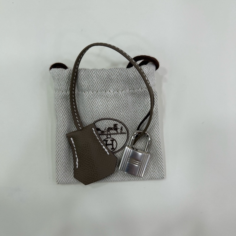 愛馬仕 Kelly28 大象灰銀扣 Epsom皮B刻 全新全套 有購證 Brand New Hermes Kelly 28 Stamp B Etoupe Epsom leather PHW full set with receipt-21