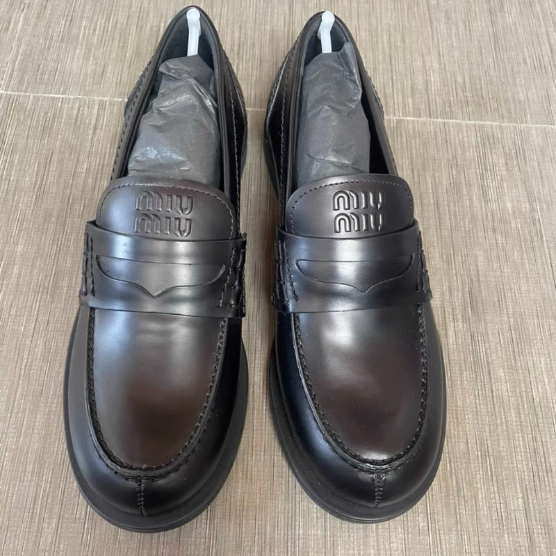 Miu miu 黑色 樂福鞋 36號 全新 原價近四萬-0