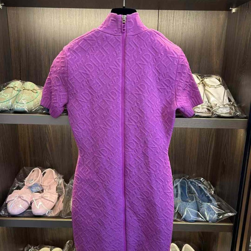 FENDI 連身裙 40號 非常新 滿字母logo 很顯身材-4