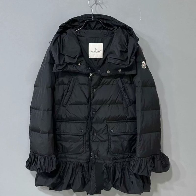 Moncler 黑色荷葉邊羽絨外套 1號 幾乎全新-0