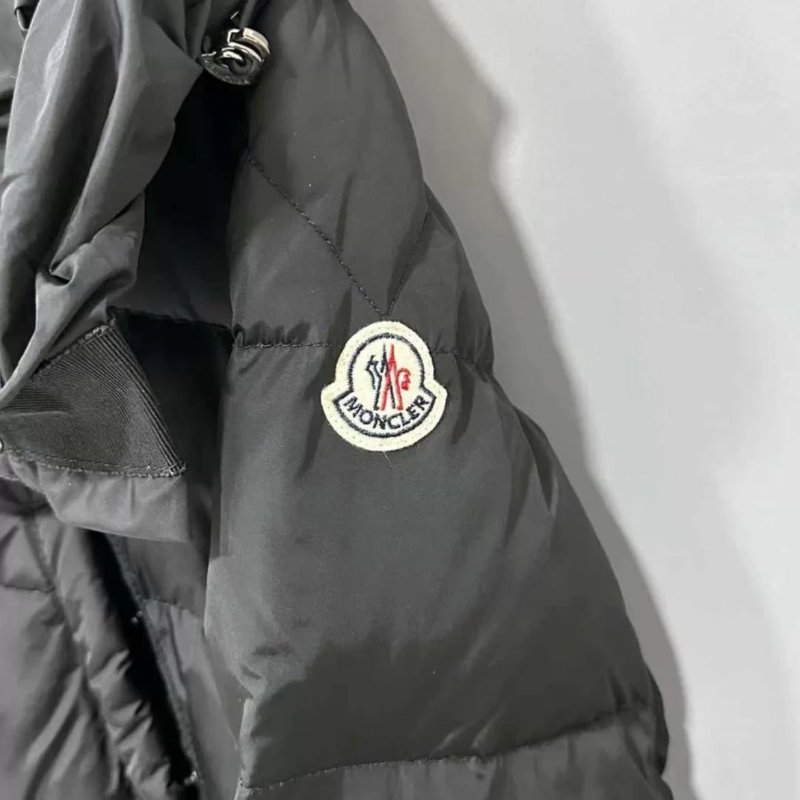 Moncler 黑色荷葉邊羽絨外套 1號 幾乎全新-1