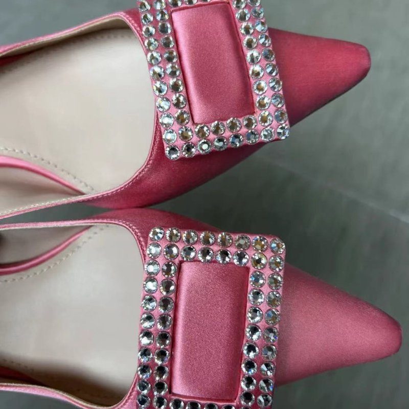 MIUMIU 粉色緞面鑽扣低跟涼鞋 尺寸37.5碼 僅試穿-3