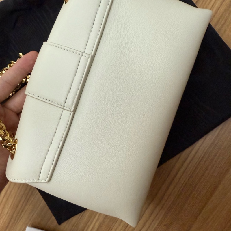 已售出Celine victoire teen白色鏈帶包22公分-6