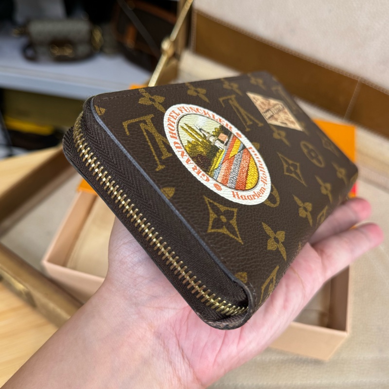 Louis Vuitton 限量圖騰原花World Tour拉鍊發財長夾🎶賞心悅目-5