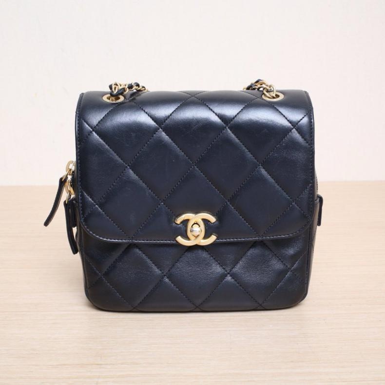 CHANEL(香奈兒) Ado 雙肩包 20cm 黑色  晶片開 金扣 雙C結雙皮穿鏈-0