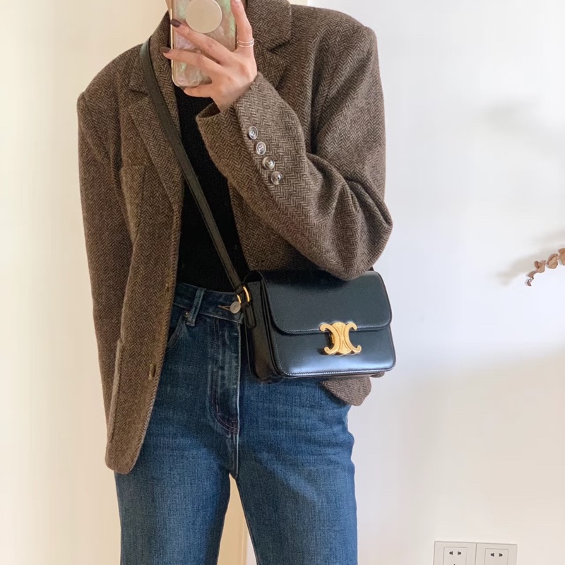 CELINE黑金牛皮凱旋門TEEN TRIOMPHE斜背包188423-2