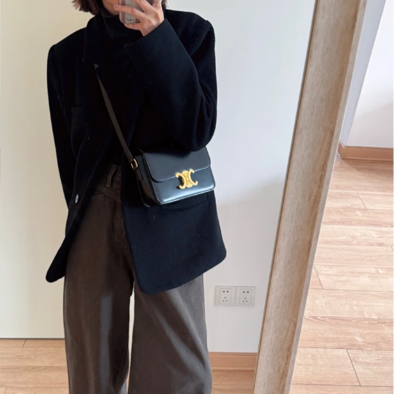 CELINE黑金牛皮凱旋門TEEN TRIOMPHE斜背包188423-3