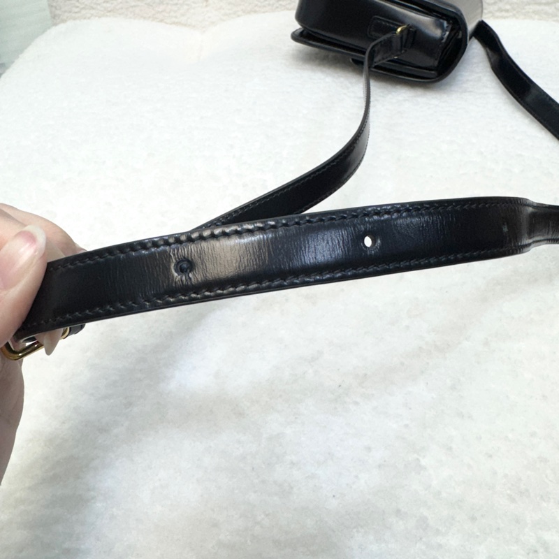 CELINE黑金牛皮凱旋門TEEN TRIOMPHE斜背包188423-30