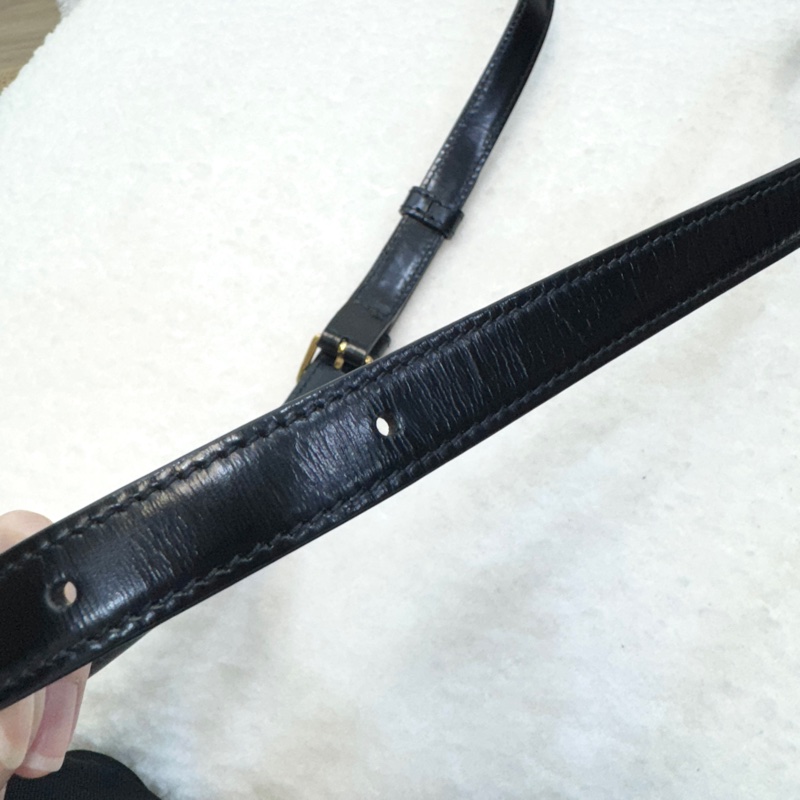 CELINE黑金牛皮凱旋門TEEN TRIOMPHE斜背包188423-18