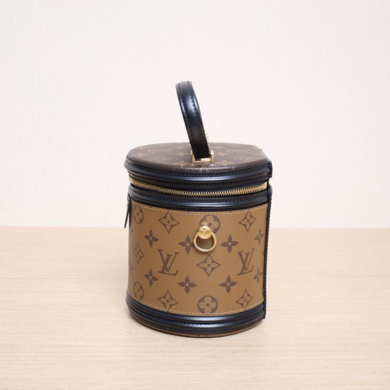 LOUIS VUITTON(路易威登) CANNES 圓桶包 拼色 PVC 晶片 老花-1
