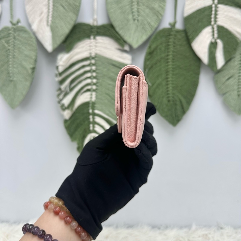CHANEL 祼粉色金扣荔皮卡片包 晶片款-1