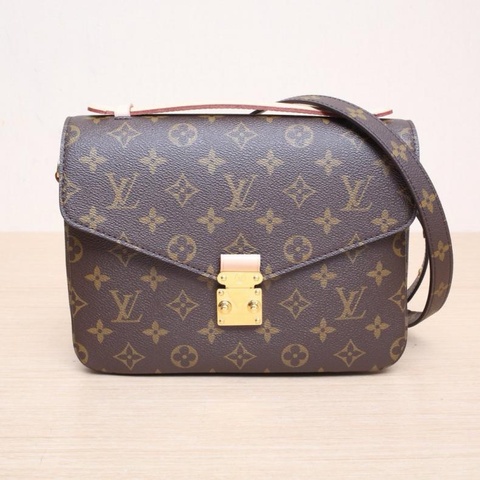 LOUIS VUITTON(路易威登) Metis Pochette 郵差包 老花 PVC 金扣 晶片