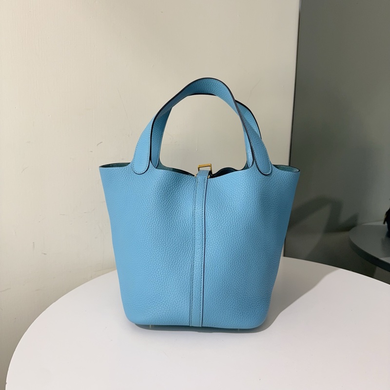 Hermes 北方藍金扣22菜籃-1