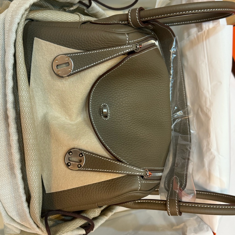 Hermes 愛馬仕 Lindy26 大象灰銀釦 全新全配-1