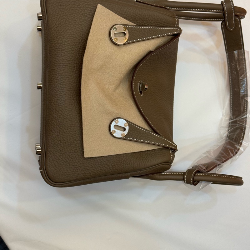 Hermes 愛馬仕 Lindy26 大象灰銀釦 全新全配-2