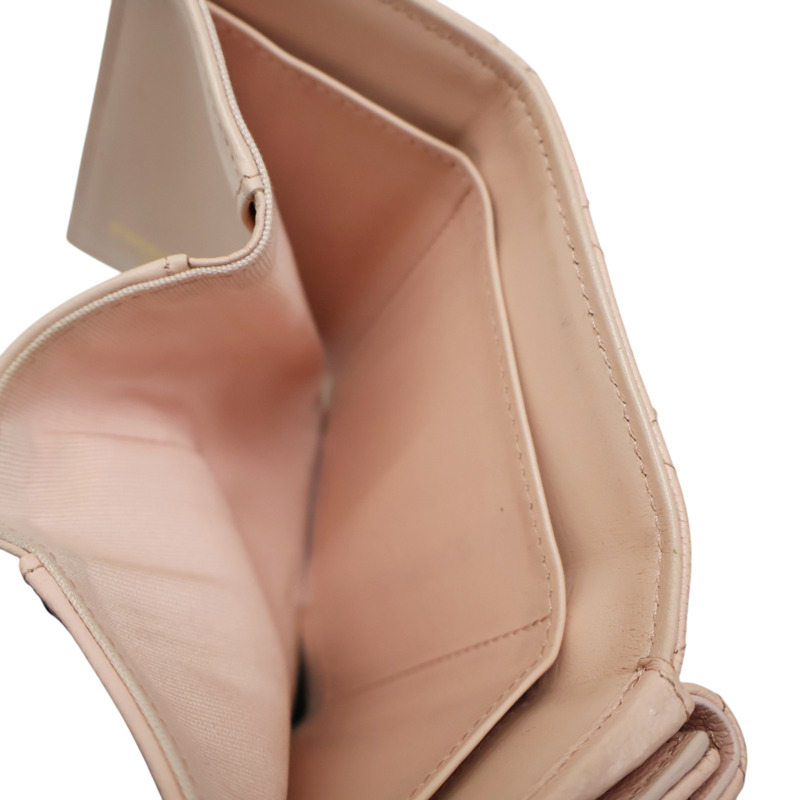 粉色 荔枝紋 牛皮 CC Logo 三折 短夾 AP0230-15