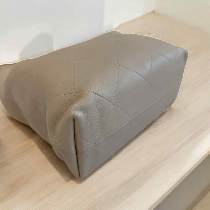 CHANEL HOBO流浪肩背包/小型/米色-3