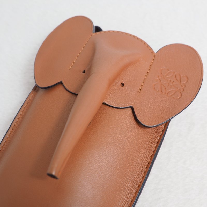 Loewe 大象手機單肩包-4