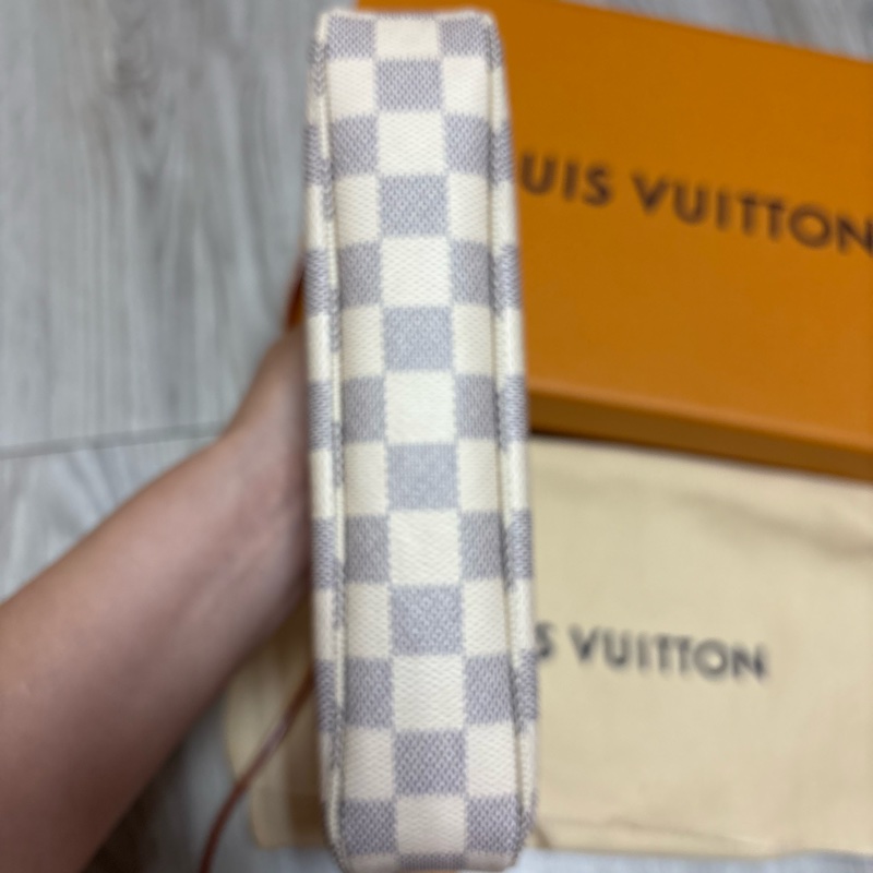 LV 麻將包 白棋盤格-7