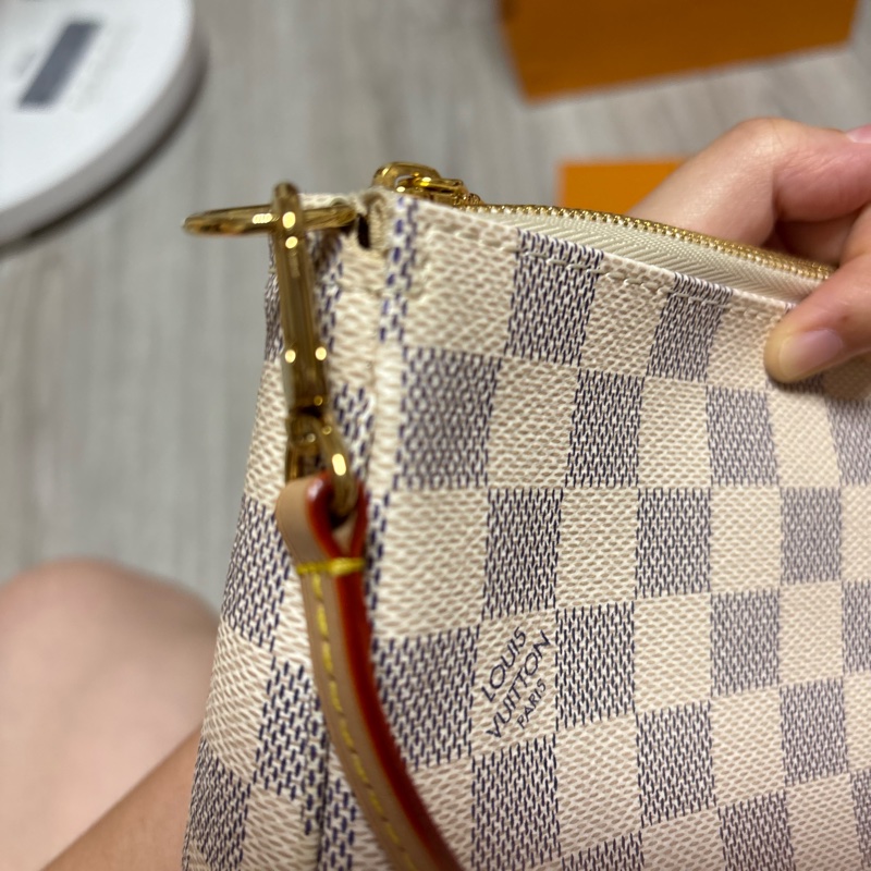 LV 麻將包 白棋盤格-10