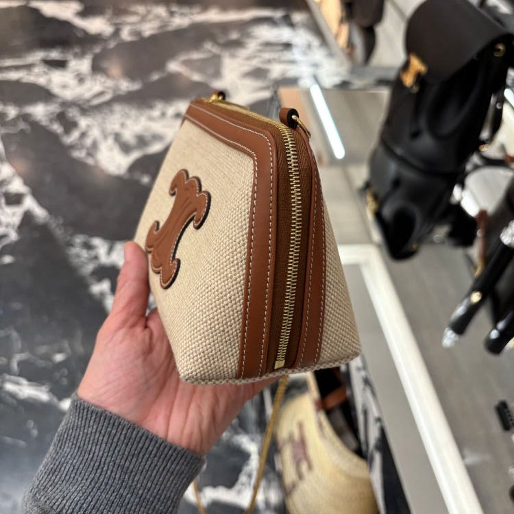 🛫早秋當季新品🛬Celine Cuir Triomphe 凱門帆布小牛皮金鍊迷你包-3