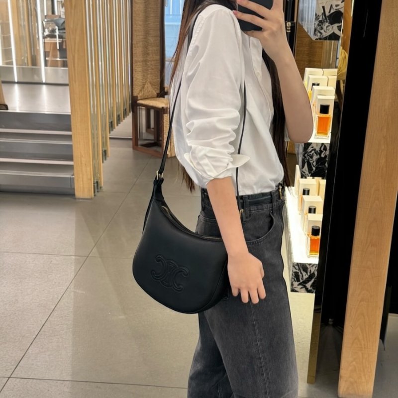✨快閃特價✨Celine 117253 小款 Heloise Cuir 凱旋門柔軟小牛皮包 黑色/可斜背-2