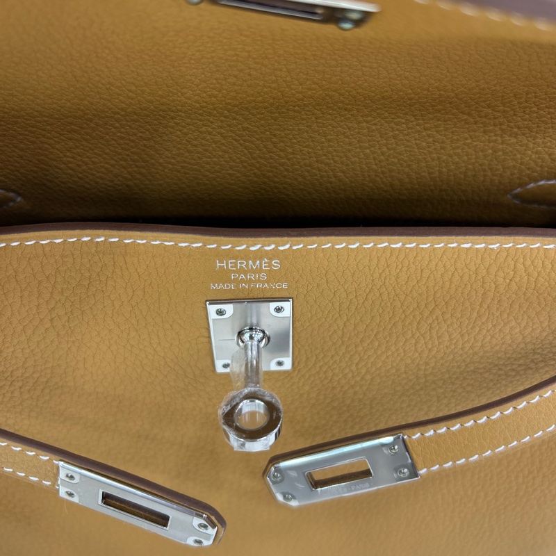 愛馬仕 Kelly 25 W刻 沙灘金銀扣 Togo皮 全新全套 原單 Hermes Kelly 25 Stamp W Natural Sable PHW Togo leather Brand New Full Set with original receipt-15