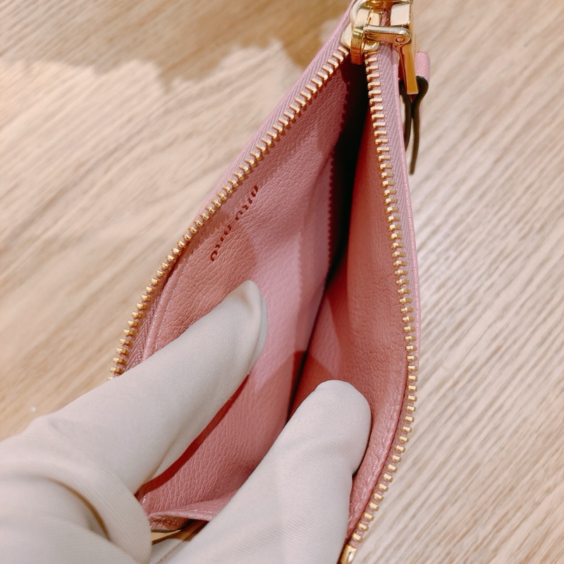 TW4278 Miumiu 粉色拉鏈卡包 Zipped Card Holder-10