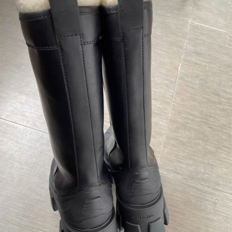 Prada 秋冬款 羊羔毛厚底靴 全新僅試穿 36號 鞋子偏小 適合35號的穿 厚底大概6cm-2