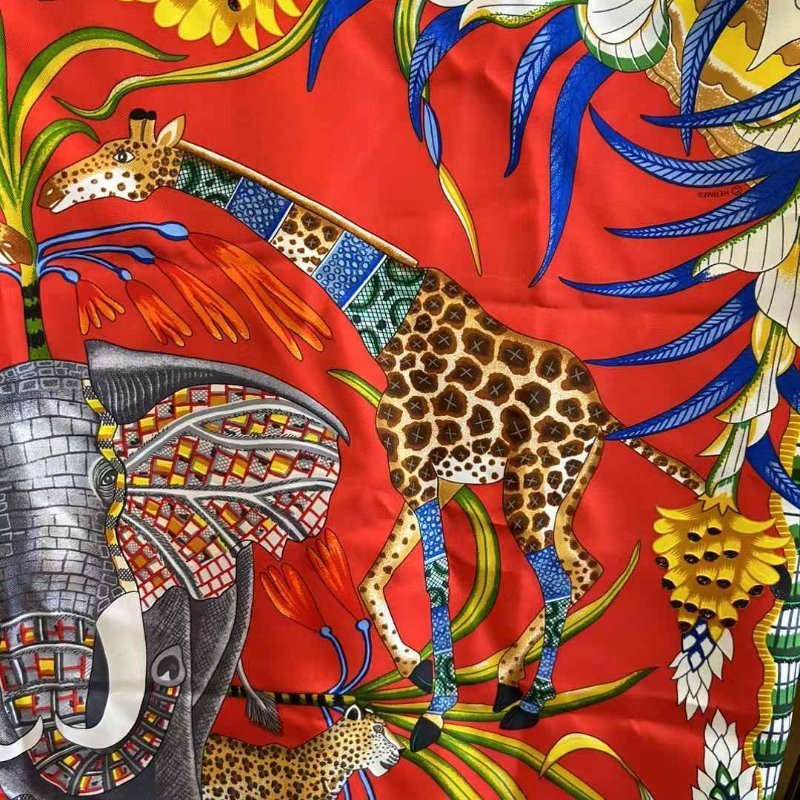 Hermès 絲巾 全新 90x90 贊比西河慶典 配戴錶框都好看-4