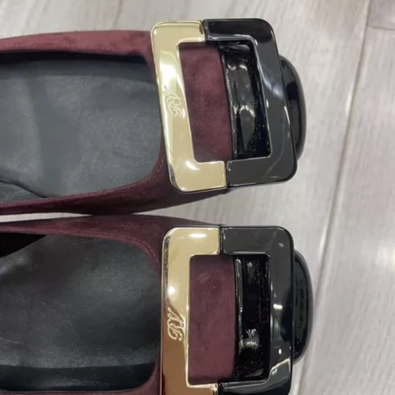Roger Vivier 方扣麂皮平底鞋 35.5號 全新僅試穿-1