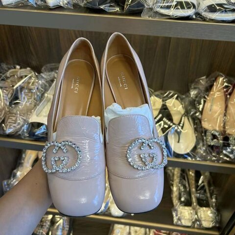 Gucci 鑽扣粗跟鞋 尺寸38碼 只穿一次 實物比圖片好看 溫柔百搭 上腳很好看