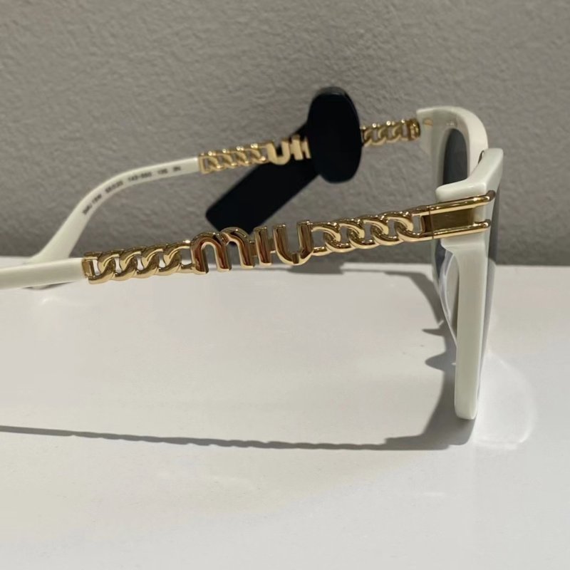 全新Miu Miu 白金鏤空鏈條logo方框太陽眼鏡—mu13ws/1425s0-4