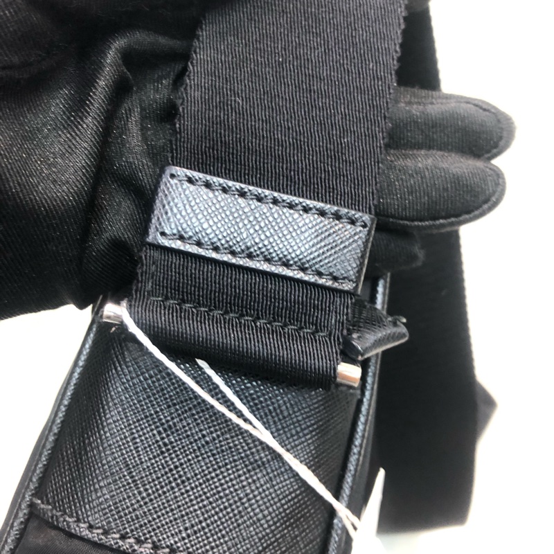 PRADA 降落傘料斜孭袋 XB262-10