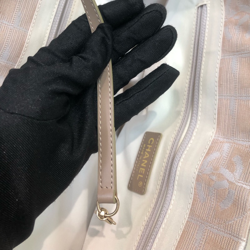 Chanel 杏色冰格Tote XA371-13