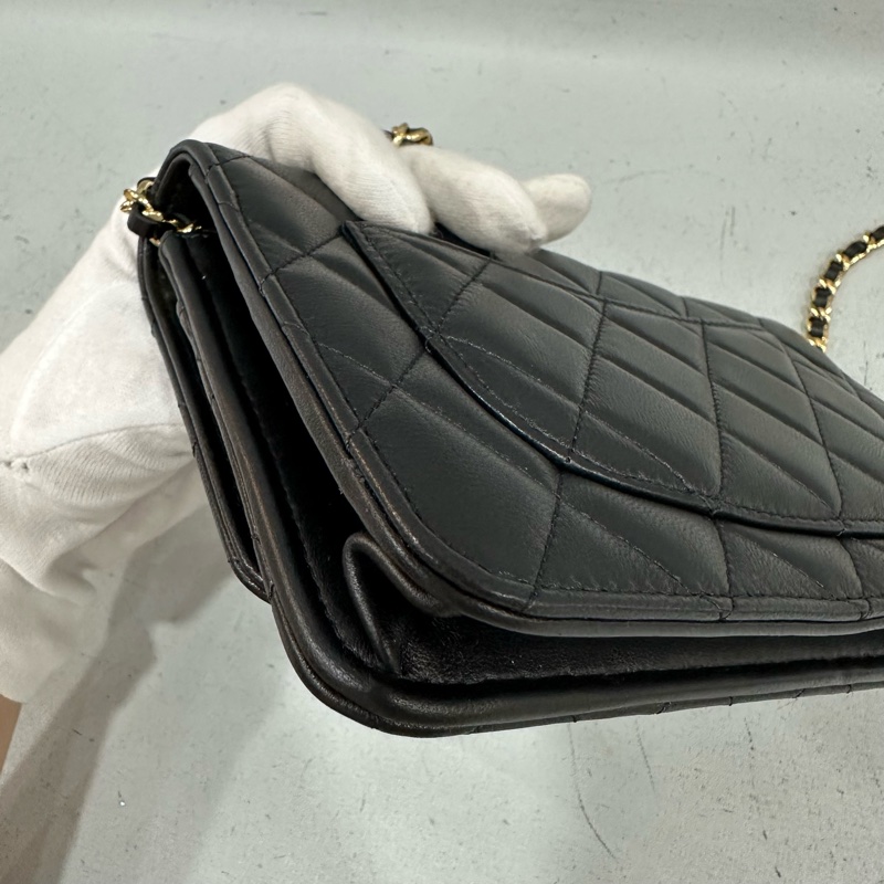 Chanel ap0250 黑羊皮金鏈斜背包woc-12