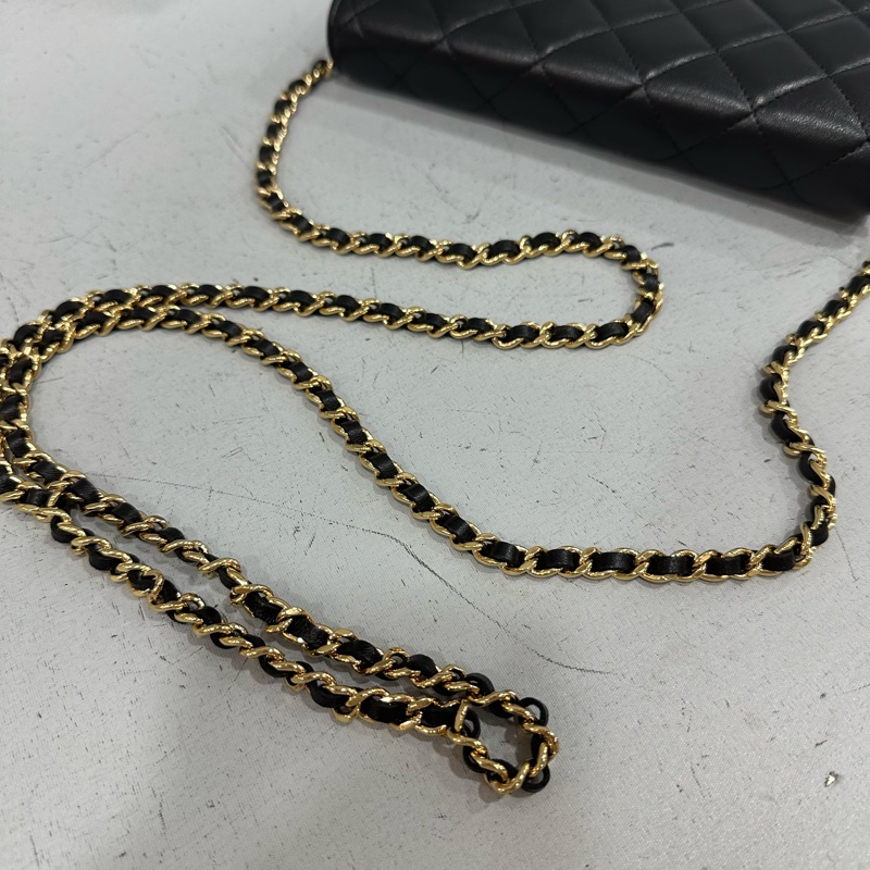Chanel ap0250 黑羊皮金鏈斜背包woc-25