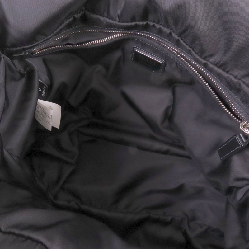 PRADA 尼龍Tessuto銀扣肩背袋-4