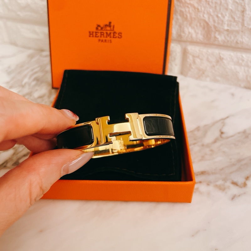 激甜熱銷款黑金配色✨愛馬仕 Hermès Clic H 珐琅手環 黑x金-1
